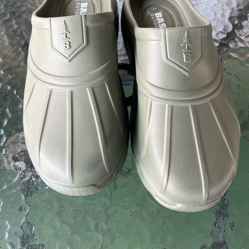 Bass Outdoor Green Clogs